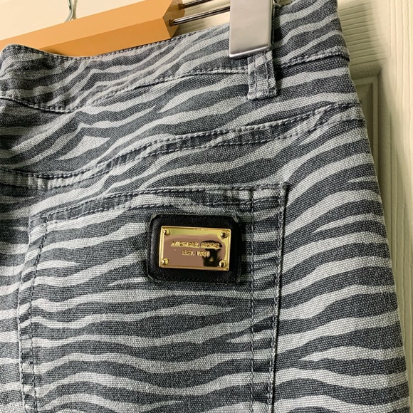 Michael Kors | Grey Zebra Stripe Jeans - 6 - Picture 4 of 6
